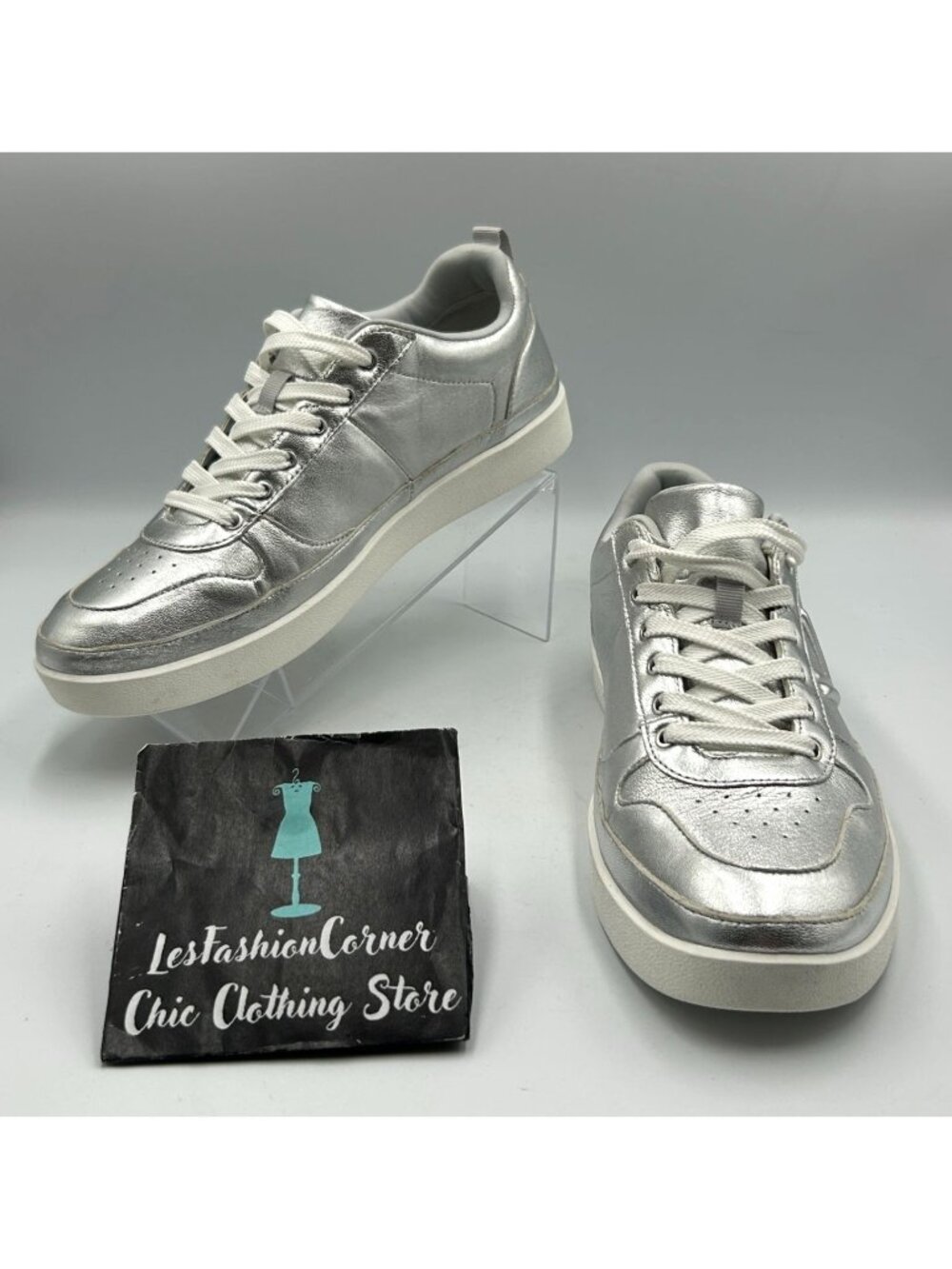 NWOB Vionic Women's Metallic Silver Leather Elise Lace Up Sneakers Size 9.5 3396